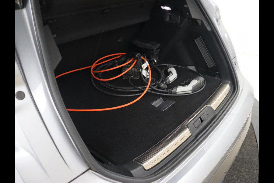 DS 7 Crossback E-Tense Be Chic | Camera | Bi-Xenon | Carplay | Navigatie | 19'' | Digital Cockpit | Climate control | Parkeerhulp | Cruise control | PHEV | Plug In