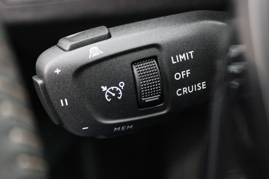 Peugeot 3008 1.6 HYbrid 225 Allure Pack Business Virtual Cockpit, ACC, Camera, Apple Carplay, Bluetooth, DAB, LED, 19''