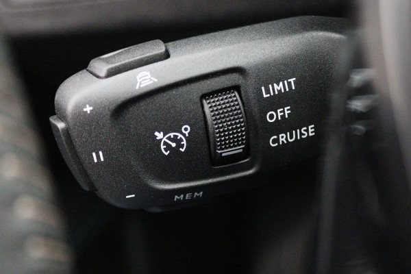 Peugeot 3008 1.6 HYbrid 225 Allure Pack Business Virtual Cockpit, ACC, Camera, Apple Carplay, Bluetooth, DAB, LED, 19''