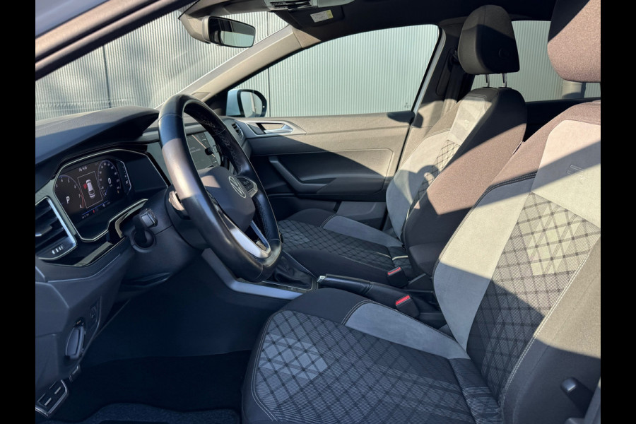 Volkswagen Taigo 1.0 TSI Automaat R-Line * Panorama * Virtual Cockpit * 18 Inch Velgen *