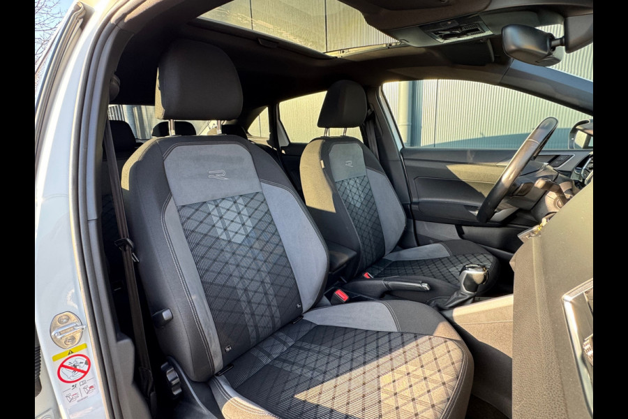 Volkswagen Taigo 1.0 TSI Automaat R-Line * Panorama * Virtual Cockpit * 18 Inch Velgen *