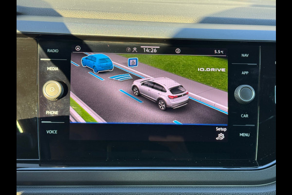 Volkswagen Taigo 1.0 TSI Automaat R-Line * Panorama * Virtual Cockpit * 18 Inch Velgen *