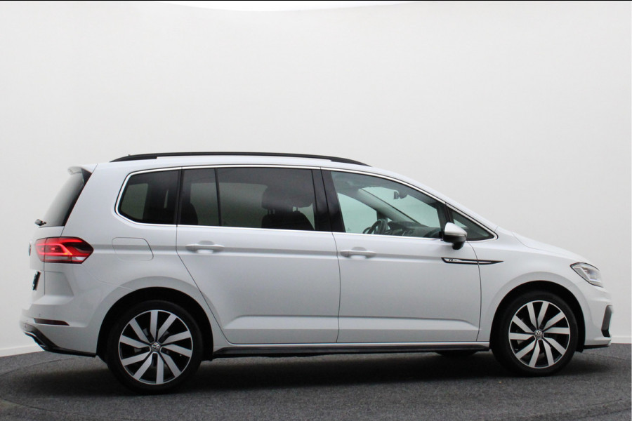 Volkswagen Touran 1.4 TSI DSG Highline Edition R-Line 7p Climate, ACC, Stuur/Stoel Verwarming, Apple Carplay, LED, Trekhaak, 18''