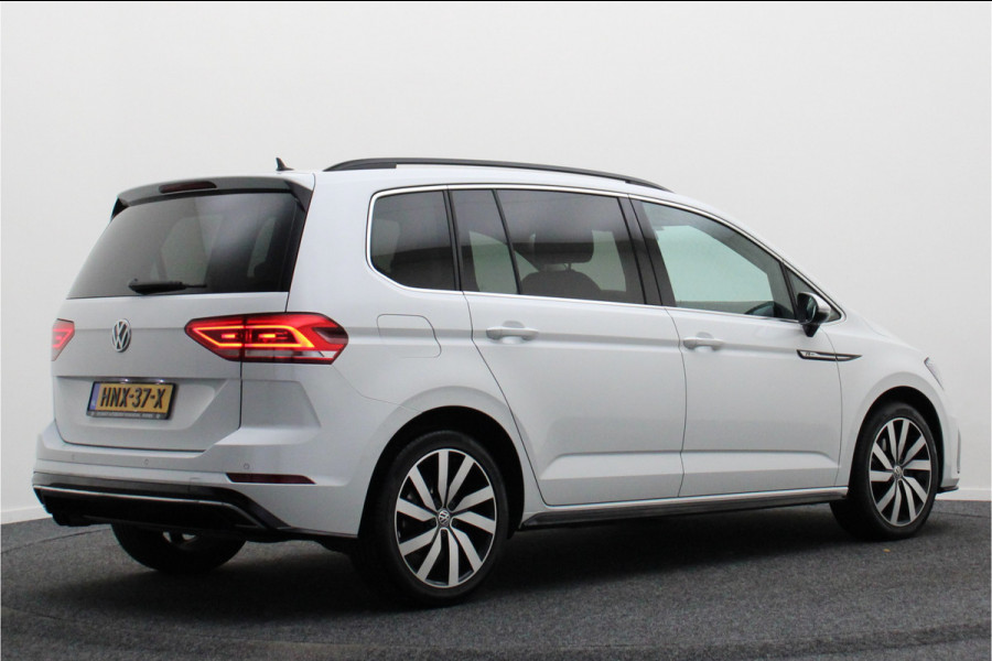 Volkswagen Touran 1.4 TSI DSG Highline Edition R-Line 7p Climate, ACC, Stuur/Stoel Verwarming, Apple Carplay, LED, Trekhaak, 18''