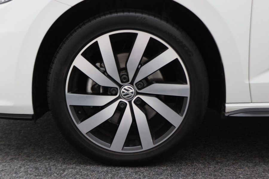Volkswagen Touran 1.4 TSI DSG Highline Edition R-Line 7p Climate, ACC, Stuur/Stoel Verwarming, Apple Carplay, LED, Trekhaak, 18''