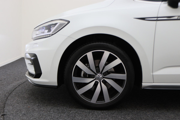 Volkswagen Touran 1.4 TSI DSG Highline Edition R-Line 7p Climate, ACC, Stuur/Stoel Verwarming, Apple Carplay, LED, Trekhaak, 18''