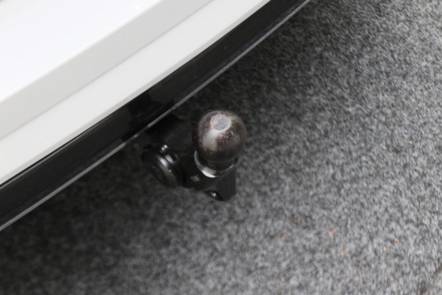 Volkswagen Touran 1.4 TSI DSG Highline Edition R-Line 7p Climate, ACC, Stuur/Stoel Verwarming, Apple Carplay, LED, Trekhaak, 18''