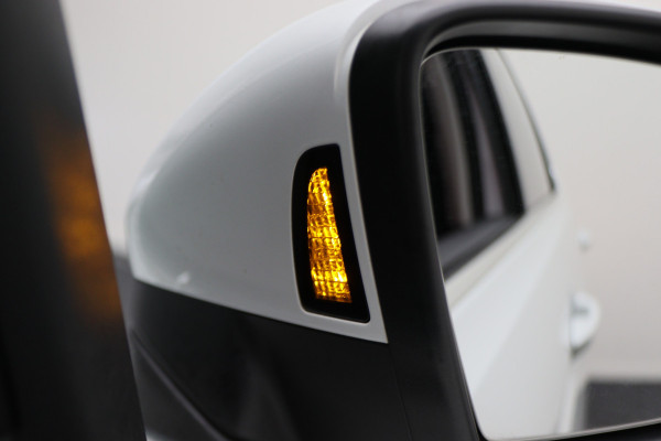 Volkswagen Touran 1.4 TSI DSG Highline Edition R-Line 7p Climate, ACC, Stuur/Stoel Verwarming, Apple Carplay, LED, Trekhaak, 18''