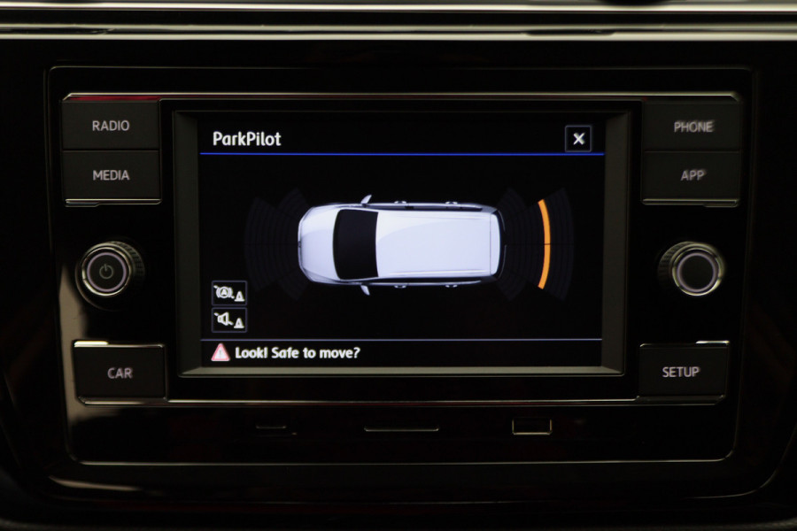 Volkswagen Touran 1.4 TSI DSG Highline Edition R-Line 7p Climate, ACC, Stuur/Stoel Verwarming, Apple Carplay, LED, Trekhaak, 18''