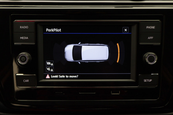 Volkswagen Touran 1.4 TSI DSG Highline Edition R-Line 7p Climate, ACC, Stuur/Stoel Verwarming, Apple Carplay, LED, Trekhaak, 18''