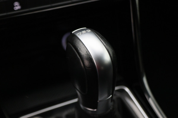 Volkswagen Touran 1.4 TSI DSG Highline Edition R-Line 7p Climate, ACC, Stuur/Stoel Verwarming, Apple Carplay, LED, Trekhaak, 18''