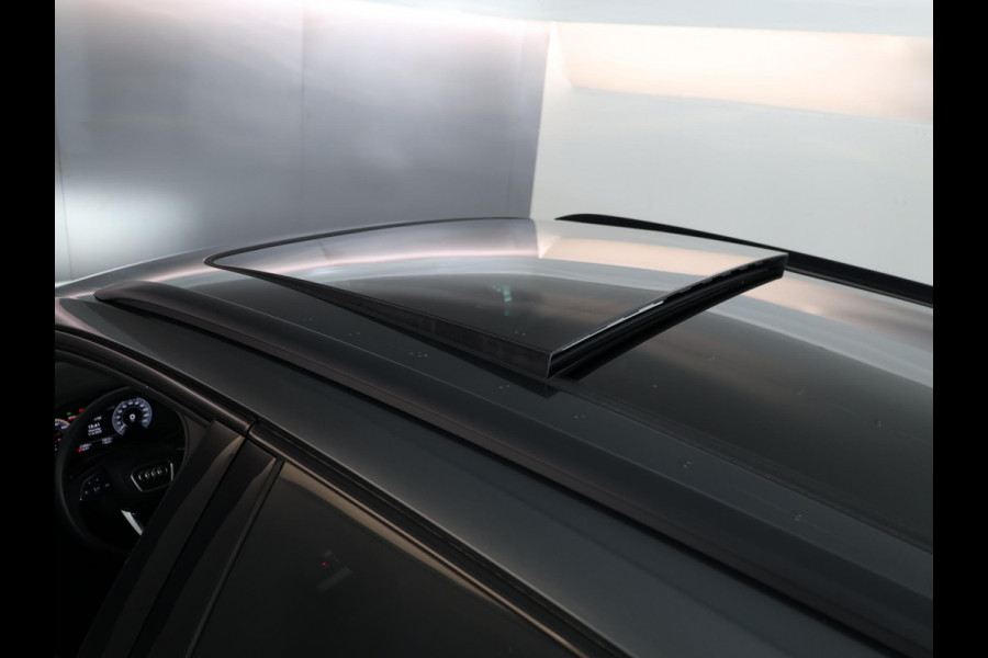 Audi Q5 50 TFSI e S-line Competition 299pk |  Panoramadak  | Wegklapbare trekhaak | B&O Audio