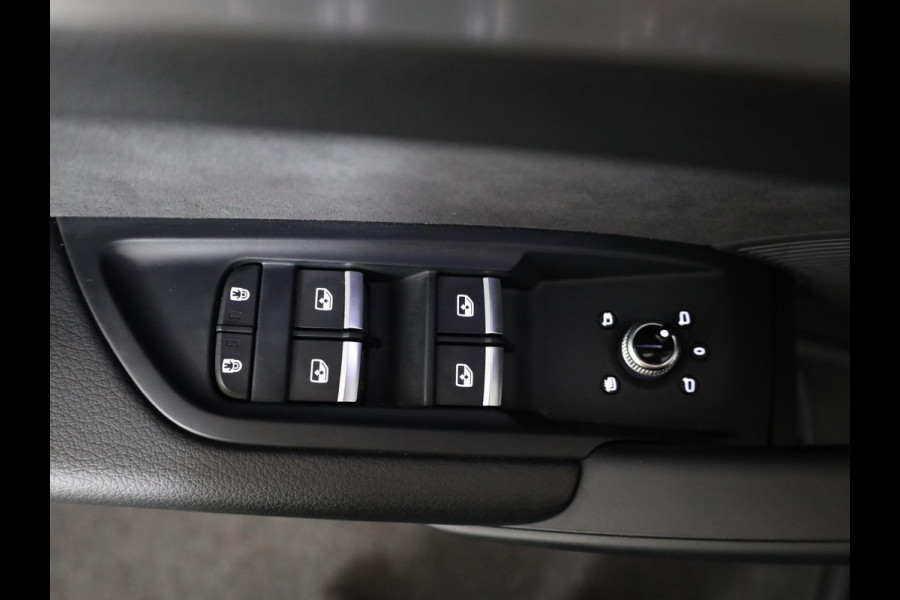 Audi Q5 50 TFSI e S-line Competition 299pk |  Panoramadak  | Wegklapbare trekhaak | B&O Audio