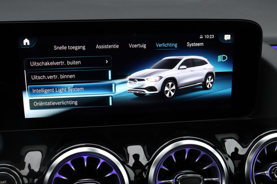 Mercedes-Benz GLA 250 e AMG Line | Panoramadak | Memory | Advanced Sound System | Surround Camera | Keyless Go | Sfeerverlichting | Nightpakket |