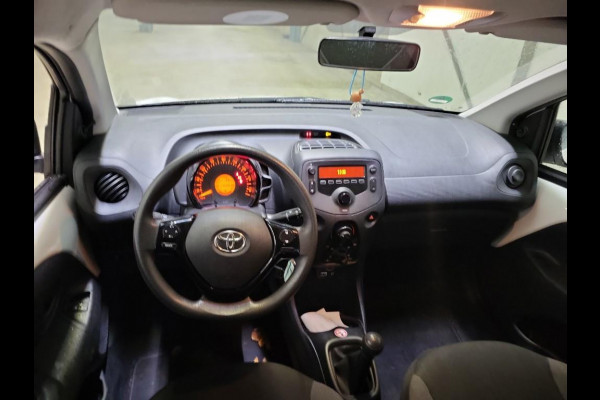 Toyota Aygo 1.0 VVT-i x-fun | Airco | LED |
