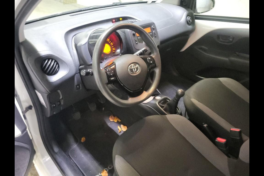 Toyota Aygo 1.0 VVT-i x-fun | Airco | LED |