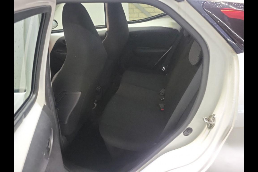 Toyota Aygo 1.0 VVT-i x-fun | Airco | LED |