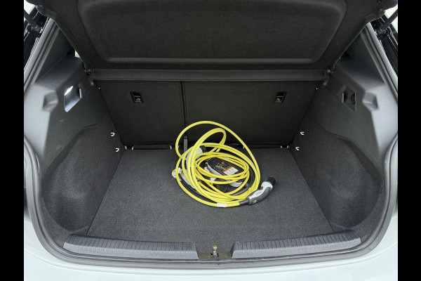 Volkswagen ID.3 PRO PERFORMANCE 58 kWh 204 PK | SOH91% | Warmtepomp | Stoel- & Stuurverwarming | Trekhaak | Adaptieve Cruise Control | Lane Assist