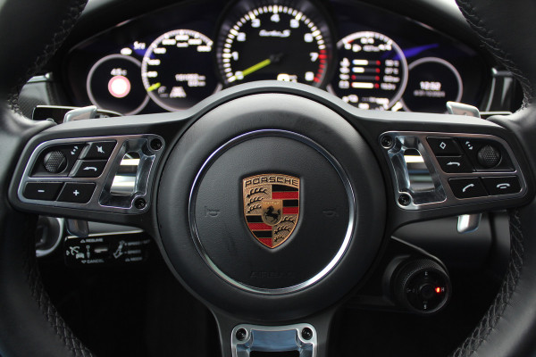 Porsche Panamera 4.0 Turbo S E-Hybrid / Panoramadak / 360Camera / Achterasbesturing / Nachtzicht / Softclose / 21'' / Sportuitlaat / Matrix LED / Carbon intr. / Bose / Sportdesign / Volleder / Dodehoek / DAB / ACC