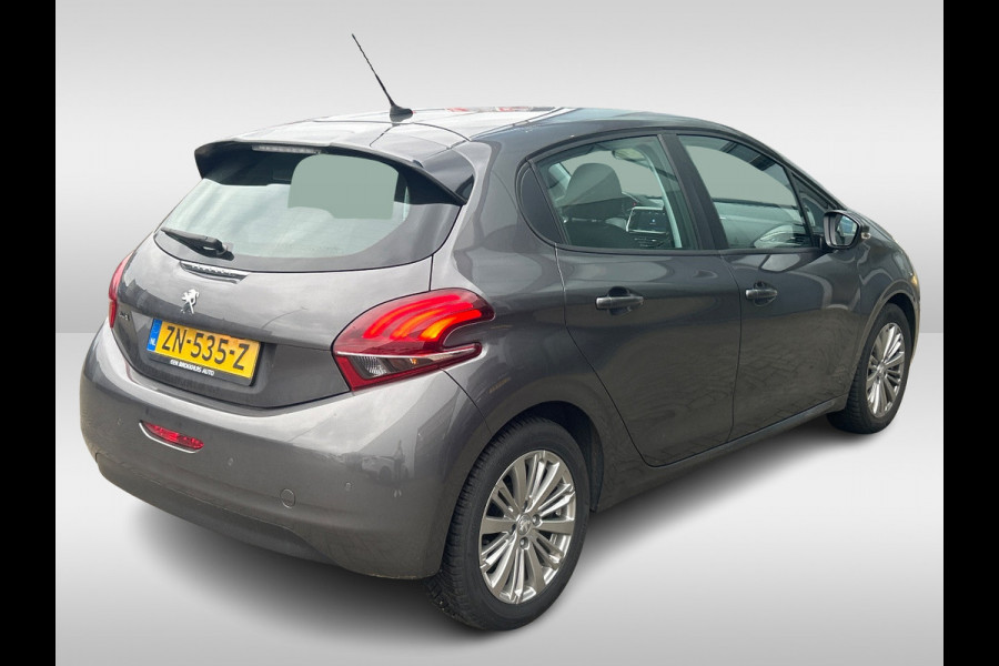 Peugeot 208 1.2 PureTech Signature Navigatie / Parkeerhulp achter / 16'' / DAB / Bluetooth / Cruise Control