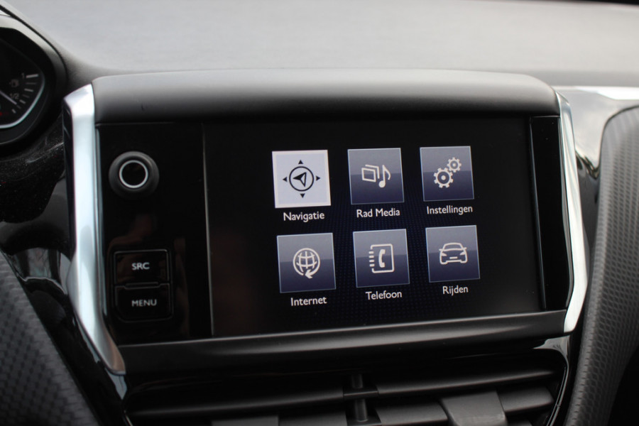 Peugeot 208 1.2 PureTech Signature Navigatie / Parkeerhulp achter / 16'' / DAB / Bluetooth / Cruise Control