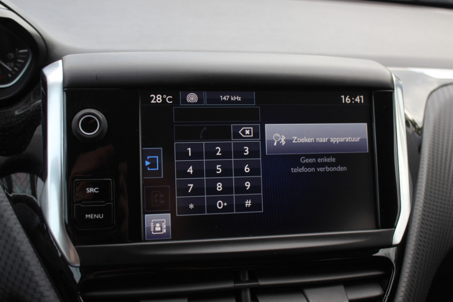 Peugeot 208 1.2 PureTech Signature Navigatie / Parkeerhulp achter / 16'' / DAB / Bluetooth / Cruise Control