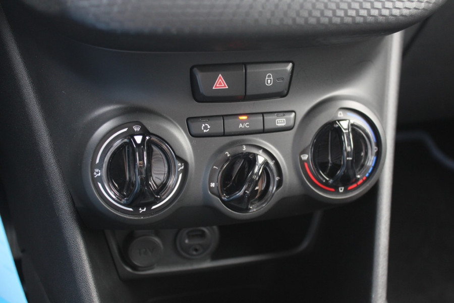 Peugeot 208 1.2 PureTech Signature Navigatie / Parkeerhulp achter / 16'' / DAB / Bluetooth / Cruise Control
