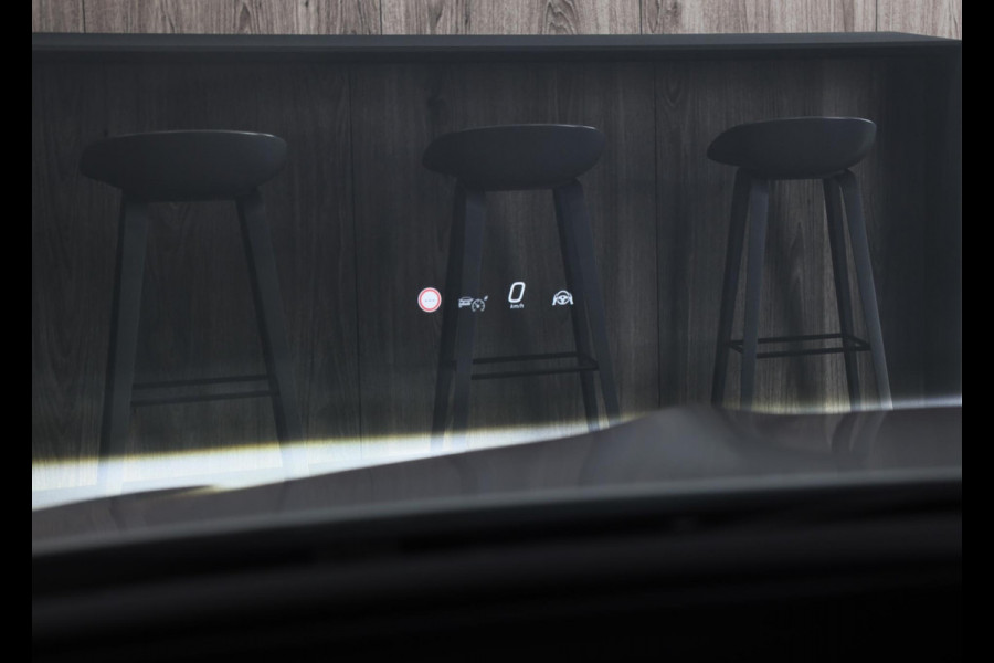 Mercedes-Benz CLE Coupé 300 e AMG Line / Head Up / 360 Camera / Acc / Lane Assist / Dode Hoek / Elek Stoelen / Memory / Pano / 20