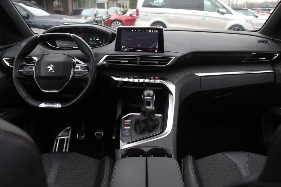 Peugeot 3008 1.2 PureTech GT Line Avantage / Trekhaak / Camera / Navigatie / 19'' / Half leder / CarPlay / Keyless / Cruise Control