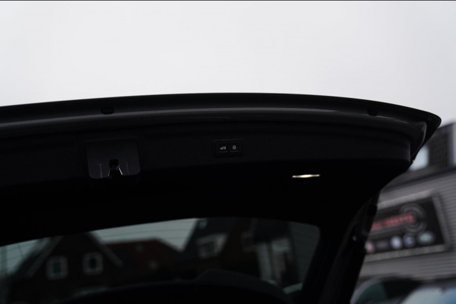 Audi RSQ3 TFSI | Keramisch | Sonos Audio | LED | Trekhaak | 360 | Panorama | Adaptieve cruise | Dodehoek assistent | Lane Assist