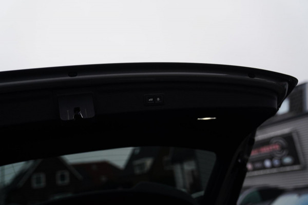 Audi RSQ3 TFSI | Keramisch | Sonos Audio | LED | Trekhaak | 360 | Panorama | Adaptieve cruise | Dodehoek assistent | Lane Assist