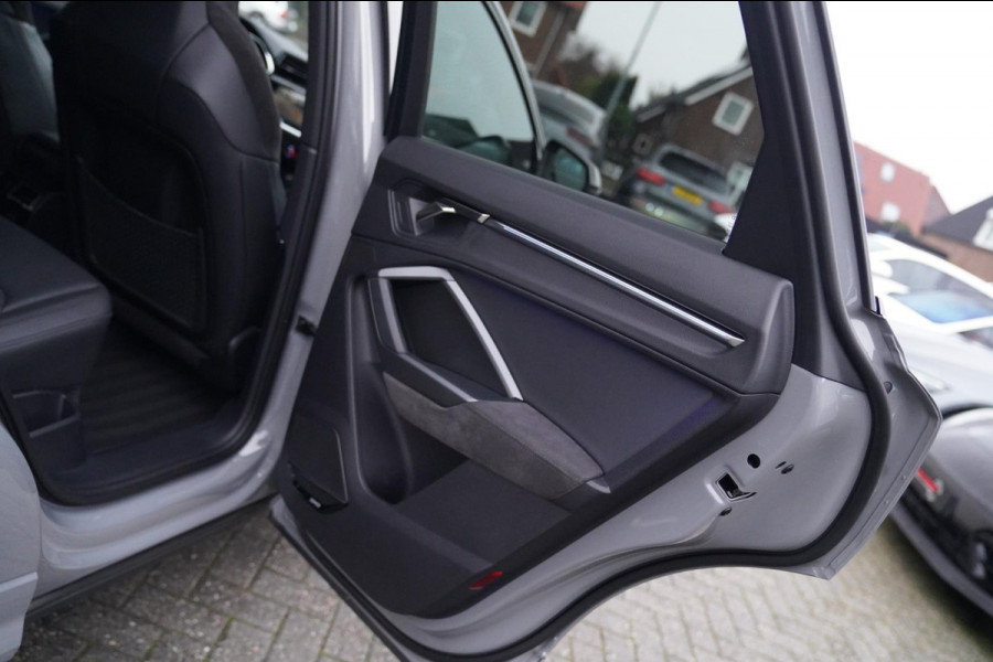 Audi RSQ3 TFSI | Keramisch | Sonos Audio | LED | Trekhaak | 360 | Panorama | Adaptieve cruise | Dodehoek assistent | Lane Assist