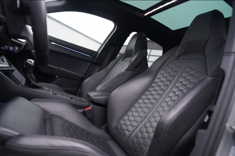 Audi RSQ3 TFSI | Keramisch | Sonos Audio | LED | Trekhaak | 360 | Panorama | Adaptieve cruise | Dodehoek assistent | Lane Assist