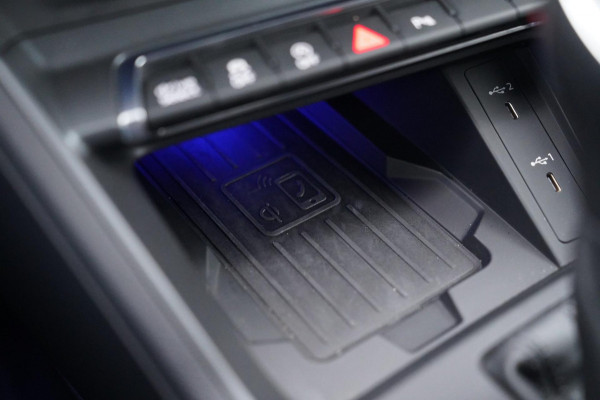 Audi RSQ3 TFSI | Keramisch | Sonos Audio | LED | Trekhaak | 360 | Panorama | Adaptieve cruise | Dodehoek assistent | Lane Assist