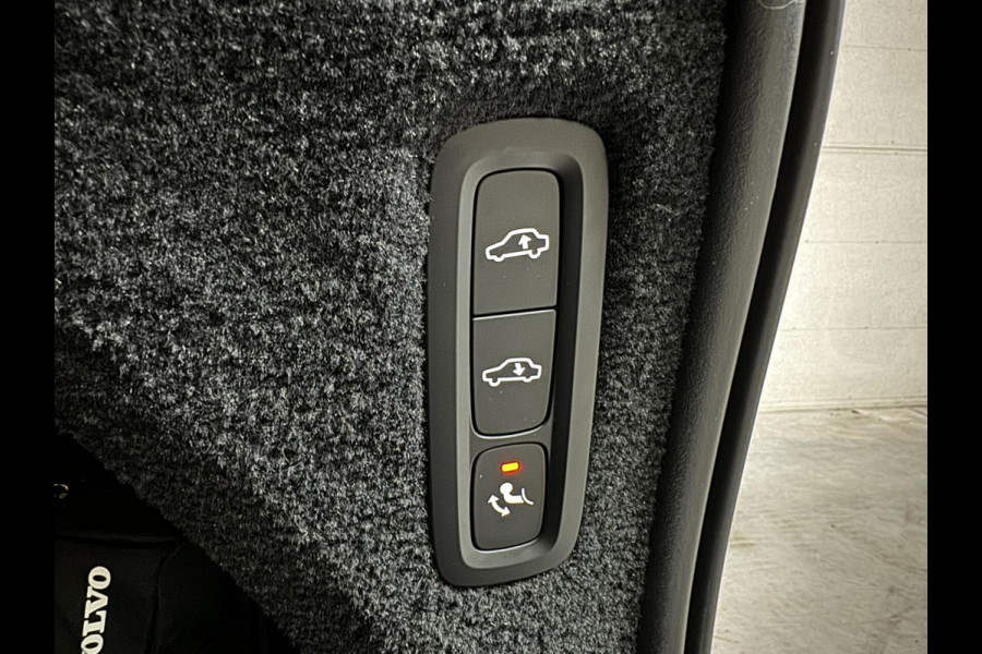 Volvo XC90 2.0 T8 Recharge AWD R-Design Pano B&W Luchtvering Trekh. 360°