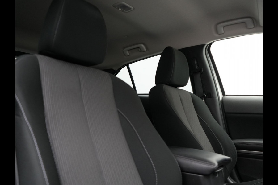 Mitsubishi Eclipse Cross 2.4 Intense Plug In Hybrid 188pk PHEV | Trekhaak | Apple Carplay | Voorstoelen Verwarmd | Keyless | Cruise Control | DAB |