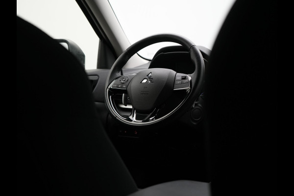 Mitsubishi Eclipse Cross 2.4 Intense Plug In Hybrid 188pk PHEV | Trekhaak | Apple Carplay | Voorstoelen Verwarmd | Keyless | Cruise Control | DAB |