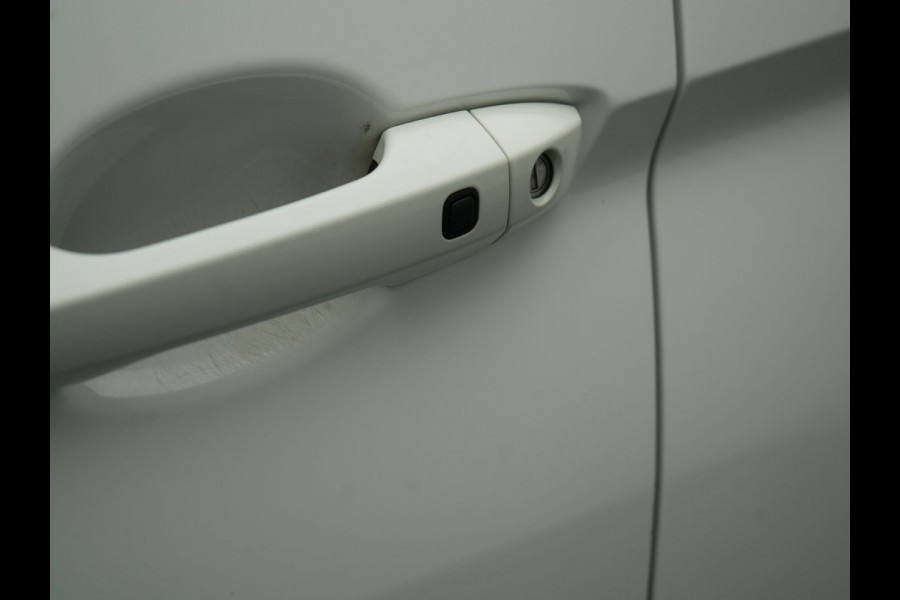 Mitsubishi Eclipse Cross 2.4 Intense Plug In Hybrid 188pk PHEV | Trekhaak | Apple Carplay | Voorstoelen Verwarmd | Keyless | Cruise Control | DAB |