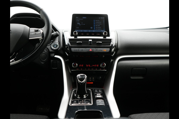 Mitsubishi Eclipse Cross 2.4 Intense Plug In Hybrid 188pk PHEV | Trekhaak | Apple Carplay | Voorstoelen Verwarmd | Keyless | Cruise Control | DAB |