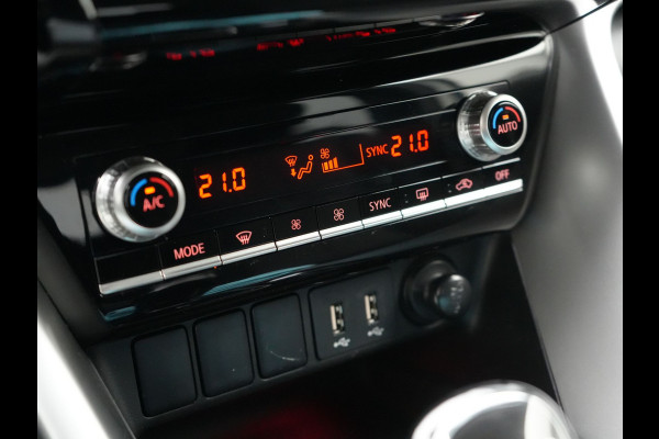 Mitsubishi Eclipse Cross 2.4 Intense Plug In Hybrid 188pk PHEV | Trekhaak | Apple Carplay | Voorstoelen Verwarmd | Keyless | Cruise Control | DAB |