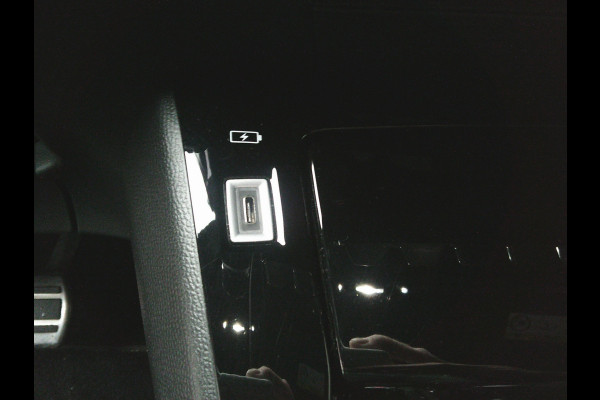 Peugeot e-2008 EV GT Première 1 fase 50 kWh 1e EIGENAAR I GT UITVOERING I DEALERONDERHOUDEN