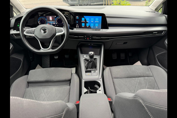 Volkswagen Golf 1.5 TSI STYLE l ACC l XENON l PANO