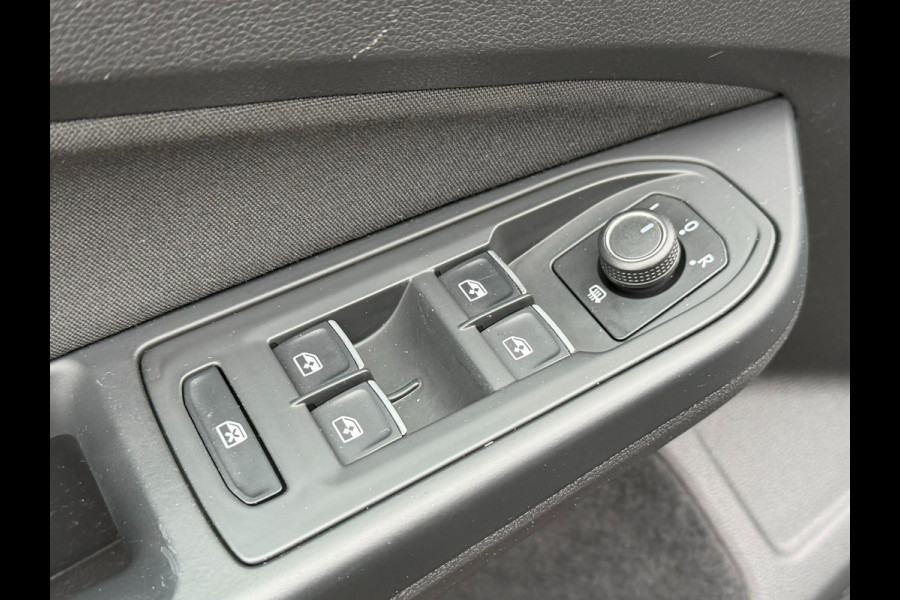 Volkswagen Golf 1.5 TSI STYLE l ACC l XENON l PANO