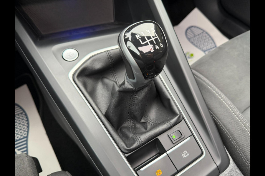 Volkswagen Golf 1.5 TSI STYLE l ACC l XENON l PANO