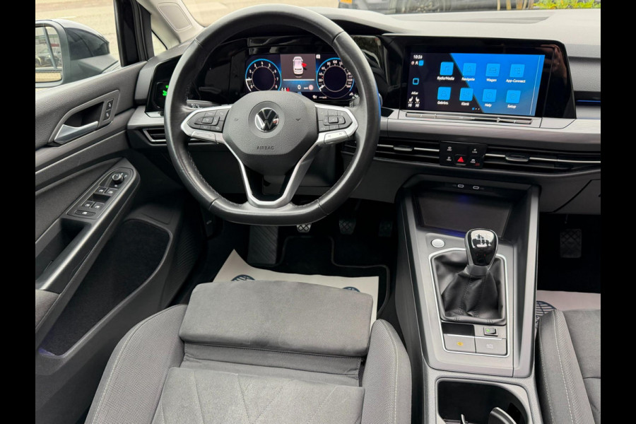 Volkswagen Golf 1.5 TSI STYLE l ACC l XENON l PANO