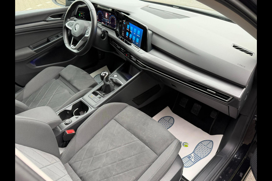 Volkswagen Golf 1.5 TSI STYLE l ACC l XENON l PANO