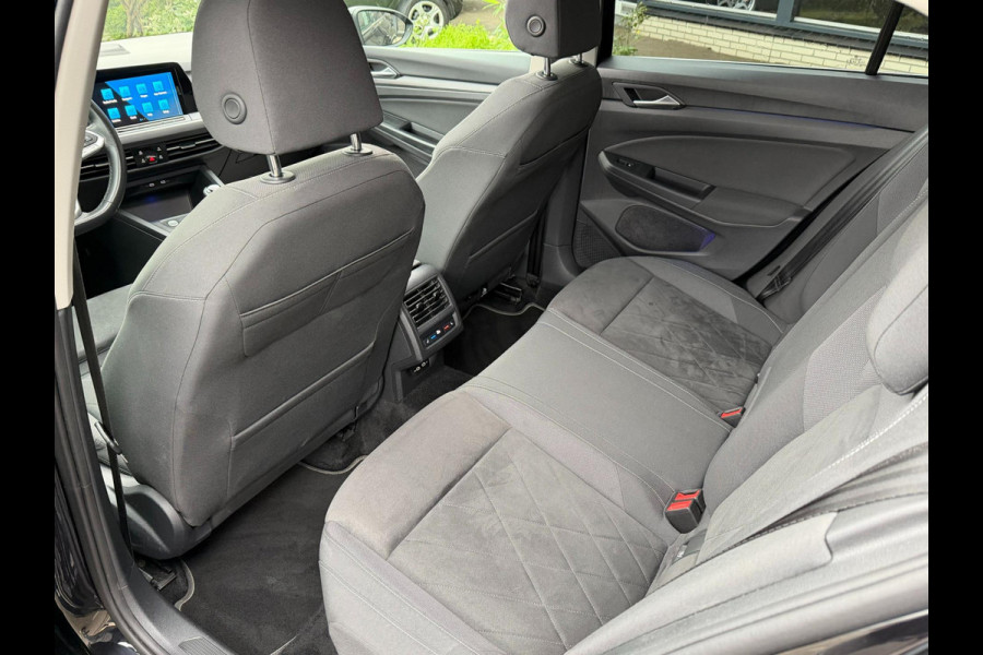 Volkswagen Golf 1.5 TSI STYLE l ACC l XENON l PANO