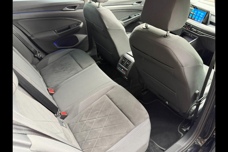 Volkswagen Golf 1.5 TSI STYLE l ACC l XENON l PANO