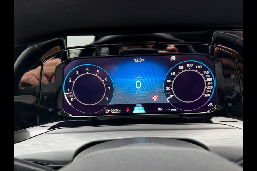 Volkswagen Golf 1.5 TSI STYLE l ACC l XENON l PANO