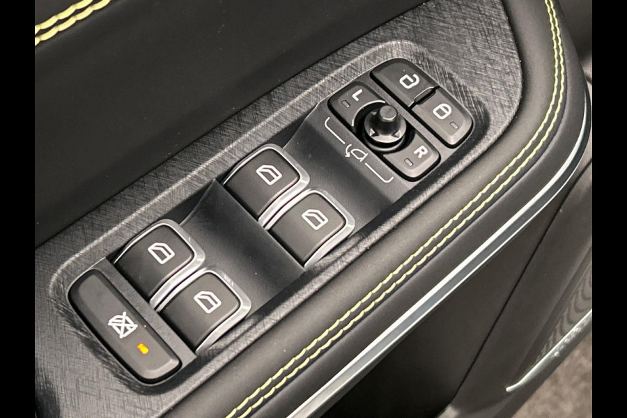 Lynk & Co 01 1.5 More Leder| Pano/dak | Stoel+Stuurwielverwarming | Keyless